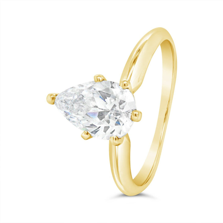 Siz Prong Pear Shape Diamond engagement Ring