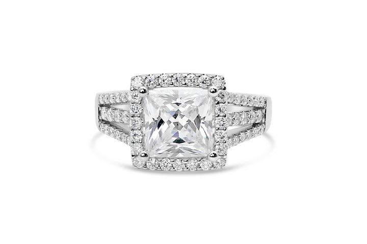 Diamond Halo Engagement Ring