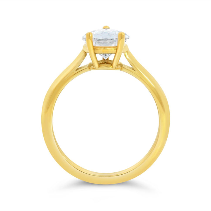 Solitire Diamond Engagement Ring with Basket